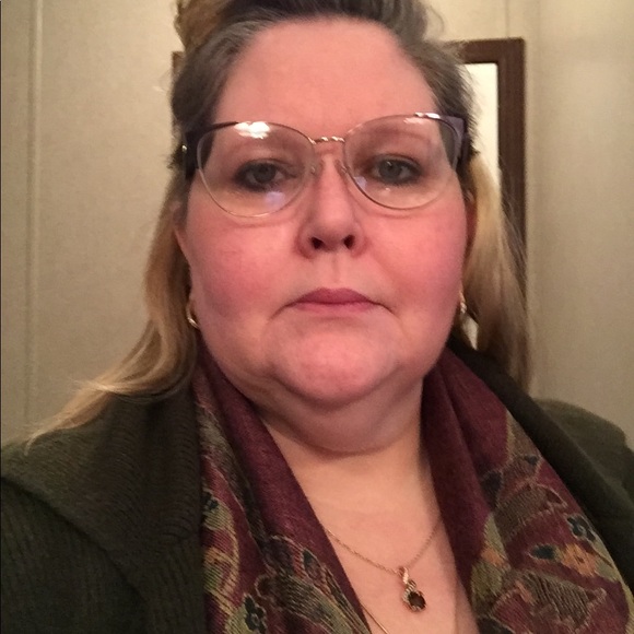 Meet your Posher, Ladonna - Picture 1 of 1